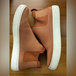 Rothy’s Women’s Chelsea Fawn Slip-On Sneakers Size 9